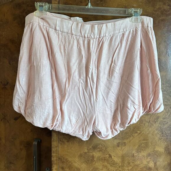 Blush pink shorts - Picture 3 of 5